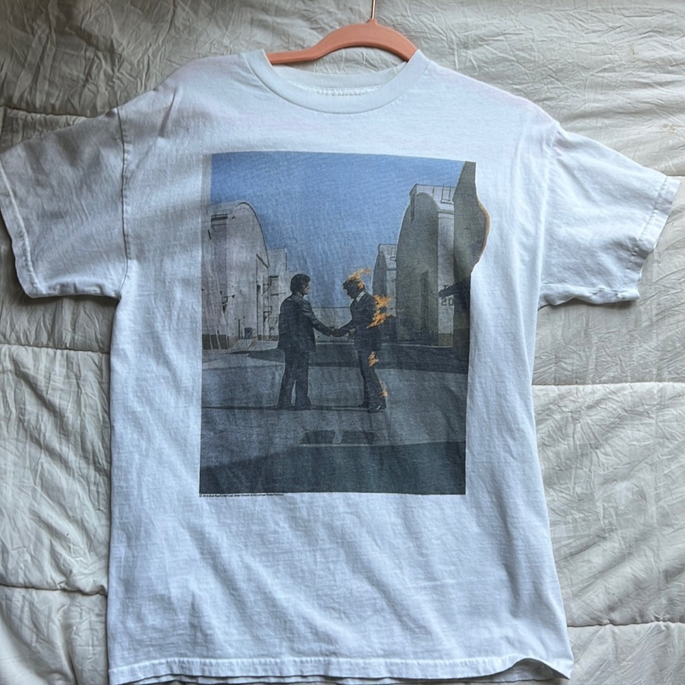 Pink Floyd t-shirt barely worn